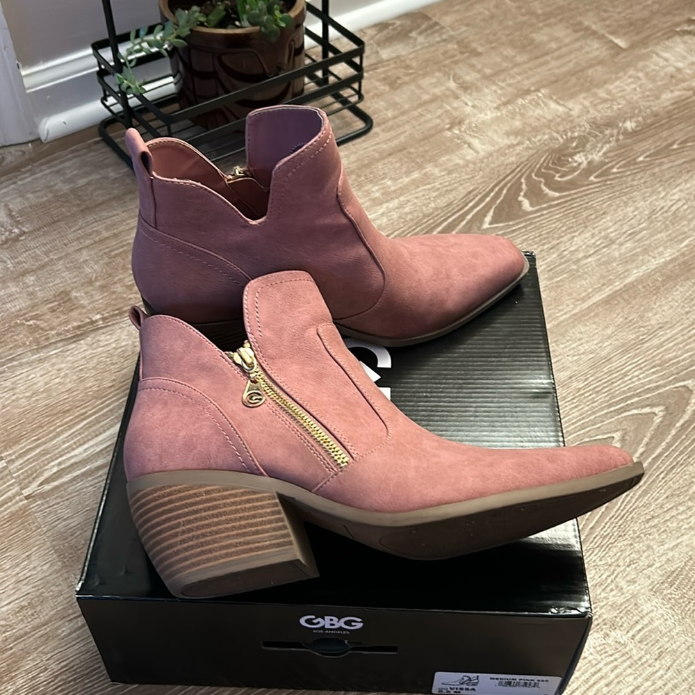 Medium pink boots